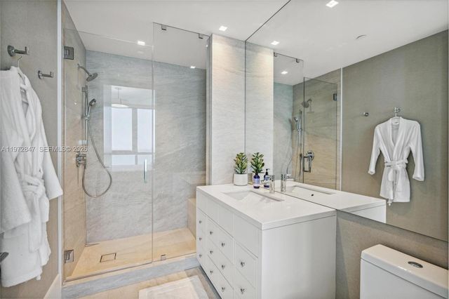 100 S Pointe Dr 3905, Miami Beach, FL 33139