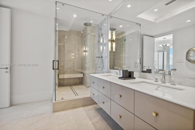 100 S Pointe Dr 3905, Miami Beach, FL 33139