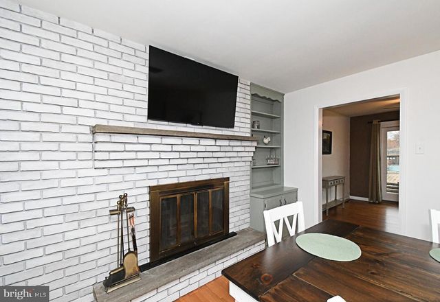 40 DIEHL DR, Gilbertsville, PA 19525