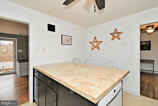 40 DIEHL DR, Gilbertsville, PA 19525