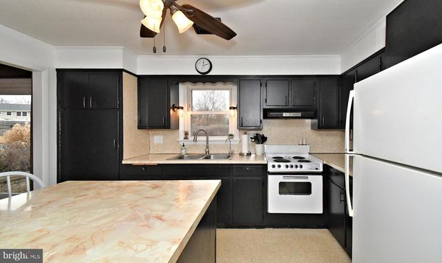 40 DIEHL DR, Gilbertsville, PA 19525