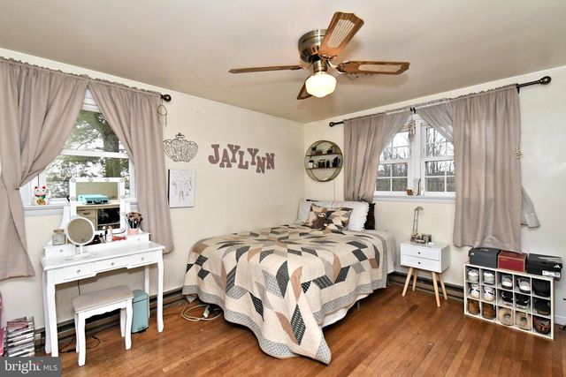 40 DIEHL DR, Gilbertsville, PA 19525