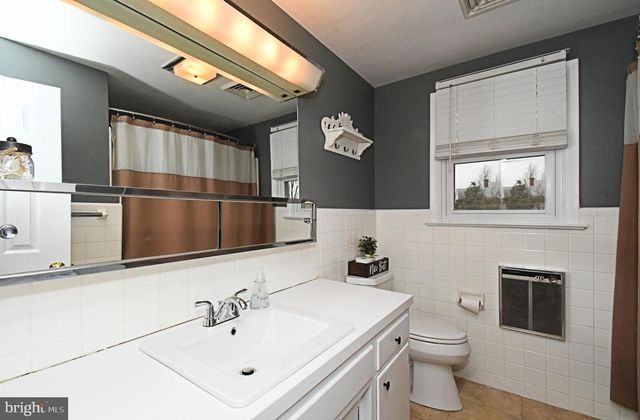 40 DIEHL DR, Gilbertsville, PA 19525