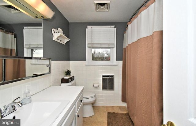 40 DIEHL DR, Gilbertsville, PA 19525