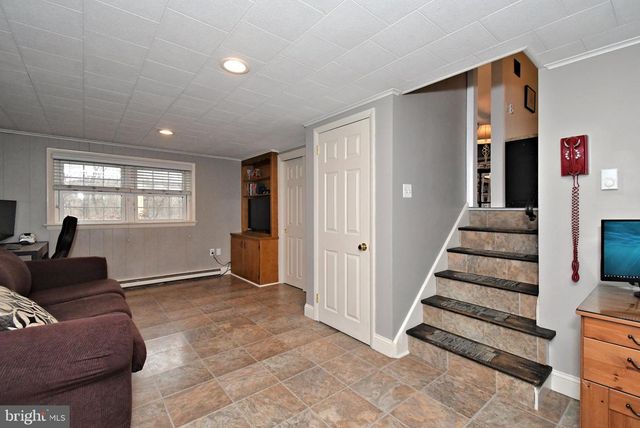 40 DIEHL DR, Gilbertsville, PA 19525