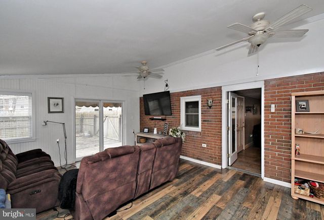 40 DIEHL DR, Gilbertsville, PA 19525