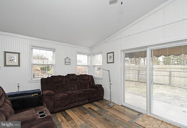 40 DIEHL DR, Gilbertsville, PA 19525