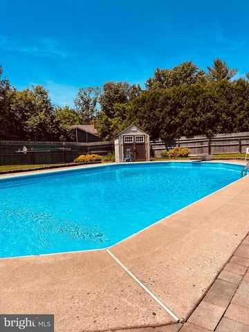 40 DIEHL DR, Gilbertsville, PA 19525