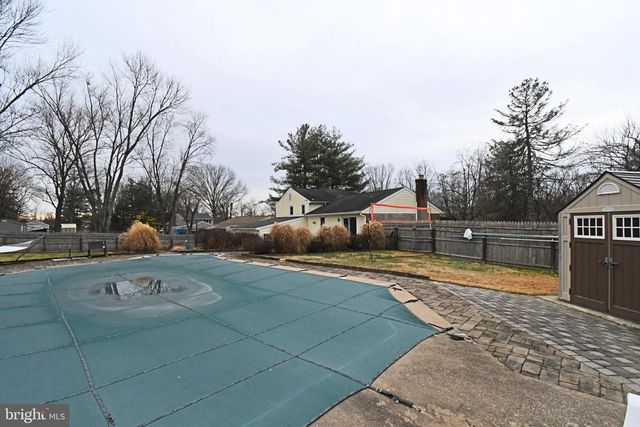 40 DIEHL DR, Gilbertsville, PA 19525