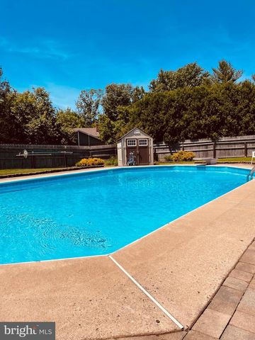 40 DIEHL DR, Gilbertsville, PA 19525