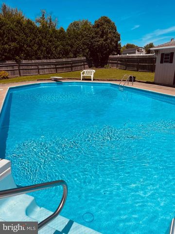 40 DIEHL DR, Gilbertsville, PA 19525