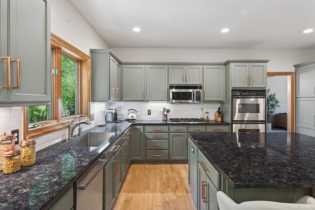 3690 Yuma Lane N, Plymouth, MN 55446