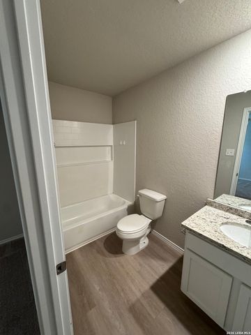 9926 Hazy Bnd Unit 104, San Antonio, TX 78233