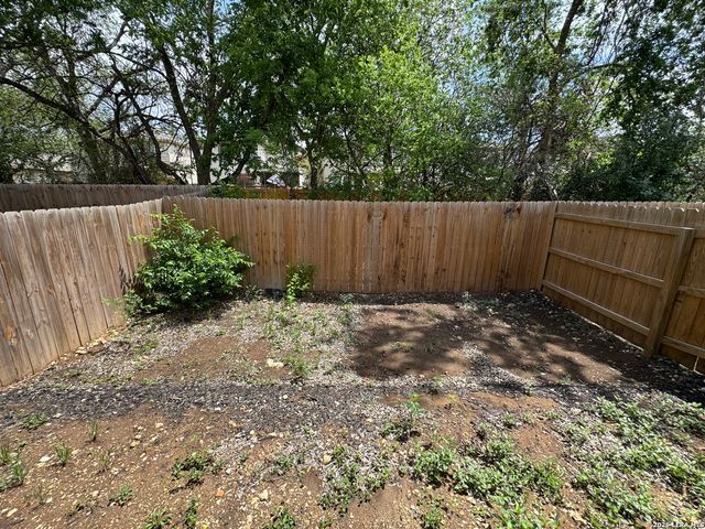 9926 Hazy Bnd Unit 104, San Antonio, TX 78233