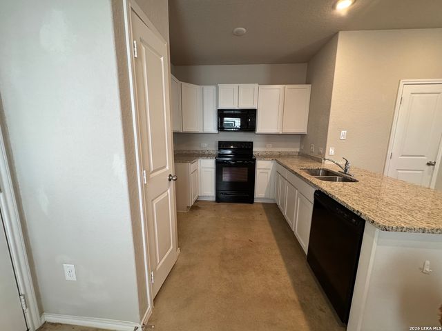 9926 Hazy Bnd Unit 104, San Antonio, TX 78233