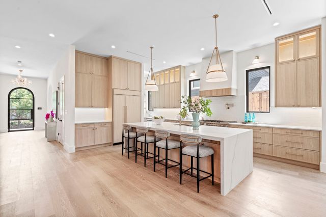 6211 Llano Avenue, Dallas, TX 75214