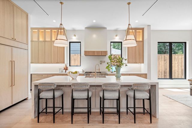 6211 Llano Avenue, Dallas, TX 75214