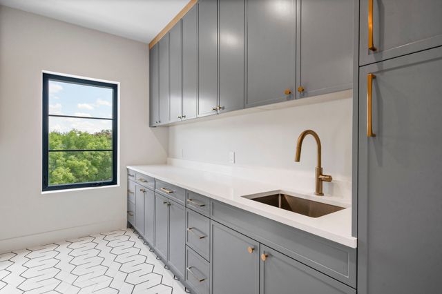 6211 Llano Avenue, Dallas, TX 75214