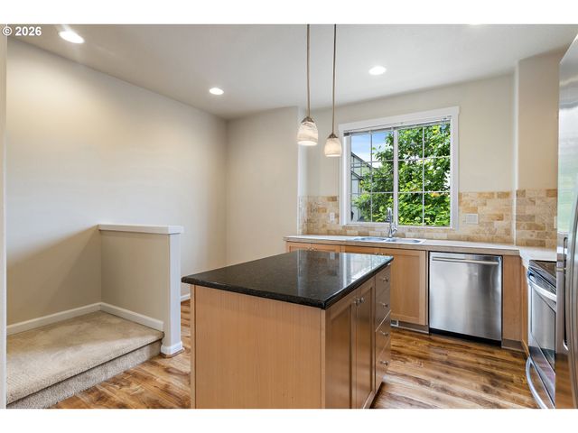 29087 Sw COSTA Cir W, Wilsonville, OR 97070