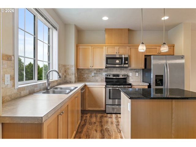 29087 Sw COSTA Cir W, Wilsonville, OR 97070