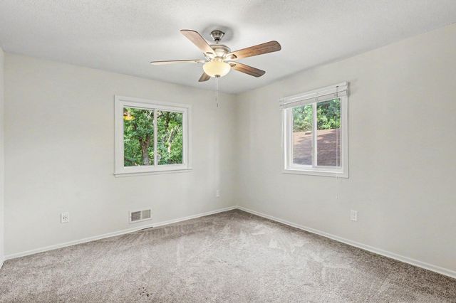10524 Kimbro Avenue S, Cottage Grove, MN 55016