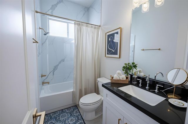 5906 Saint Augustine Street F, Houston, TX 77021