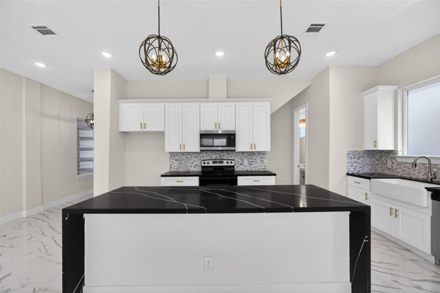 5906 Saint Augustine Street F, Houston, TX 77021