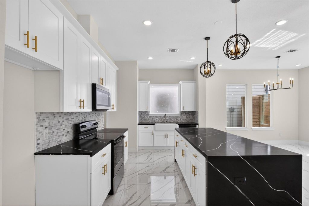 5906 Saint Augustine Street F, Houston, TX 77021