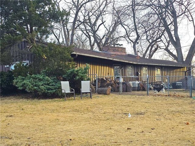 6319 Robin Hood Drive, Shawnee, KS 66203