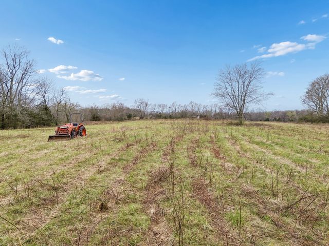 4094 Akin Ridge Rd, Williamsport, TN 38487