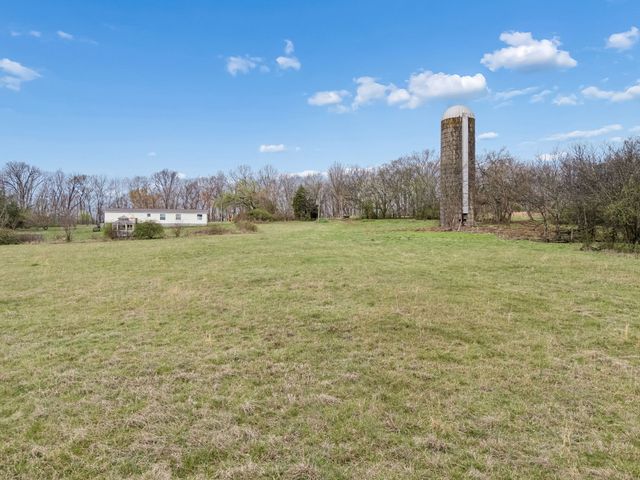 4094 Akin Ridge Rd, Williamsport, TN 38487