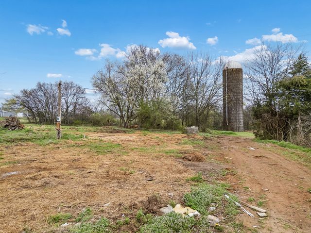 4094 Akin Ridge Rd, Williamsport, TN 38487