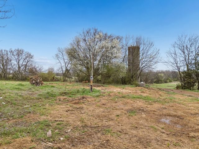 4094 Akin Ridge Rd, Williamsport, TN 38487