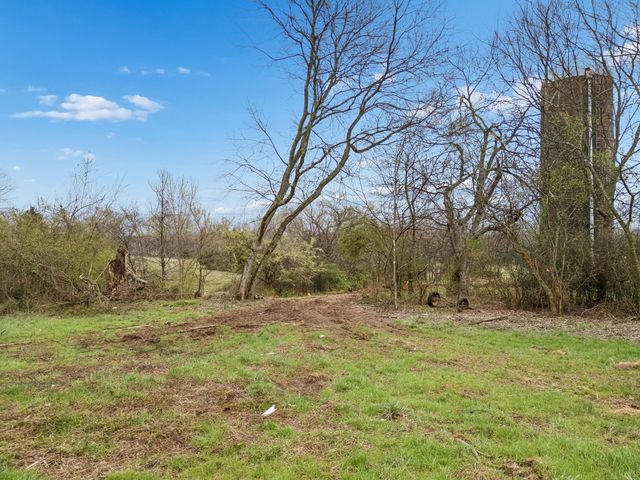 4094 Akin Ridge Rd, Williamsport, TN 38487