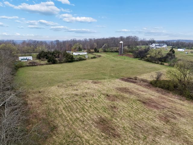 4094 Akin Ridge Rd, Williamsport, TN 38487