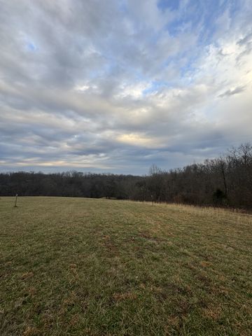4094 Akin Ridge Rd, Williamsport, TN 38487