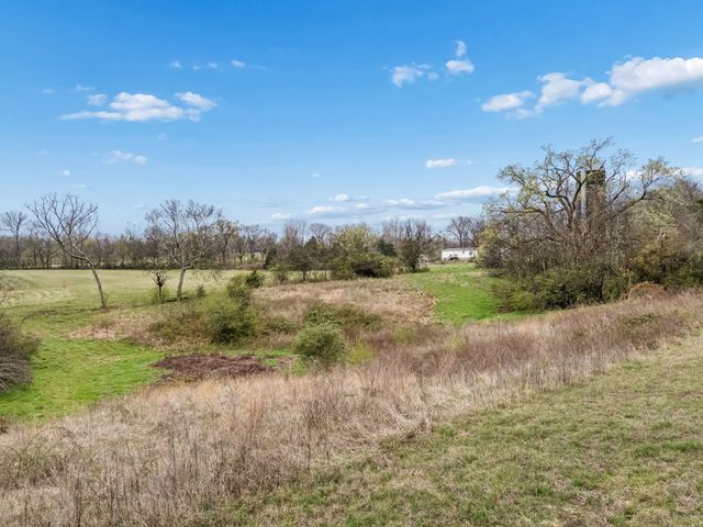 4094 Akin Ridge Rd, Williamsport, TN 38487