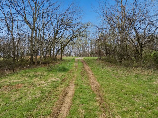 4094 Akin Ridge Rd, Williamsport, TN 38487