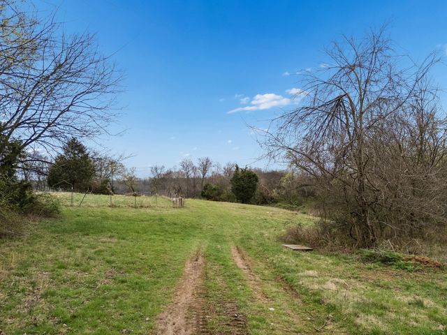 4094 Akin Ridge Rd, Williamsport, TN 38487