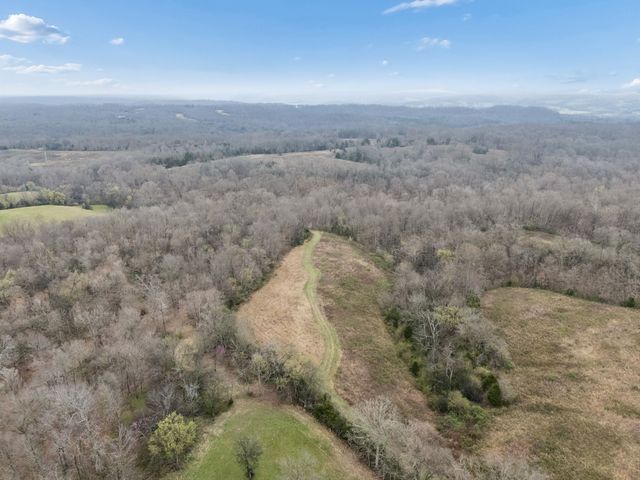 4094 Akin Ridge Rd, Williamsport, TN 38487