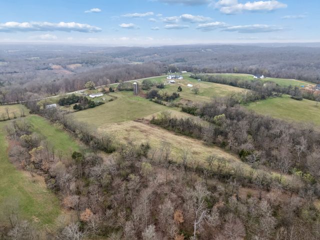 4094 Akin Ridge Rd, Williamsport, TN 38487