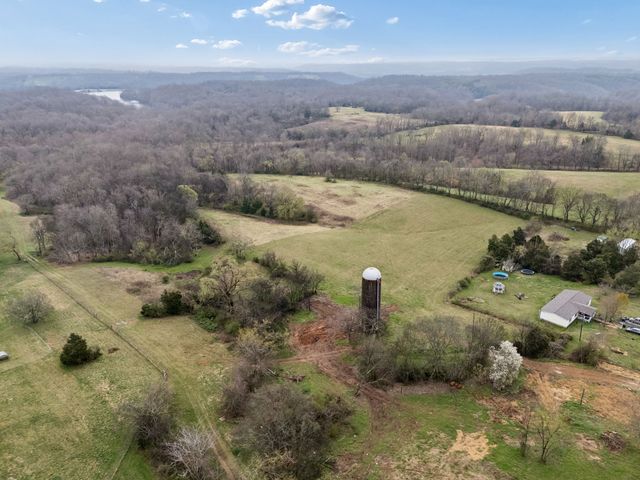 4094 Akin Ridge Rd, Williamsport, TN 38487