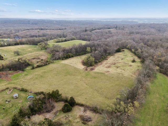 4094 Akin Ridge Rd, Williamsport, TN 38487