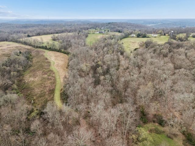 4094 Akin Ridge Rd, Williamsport, TN 38487