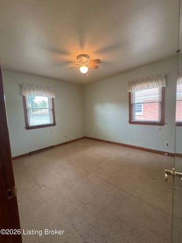 4906 Paramount Dr, Louisville, KY 40258