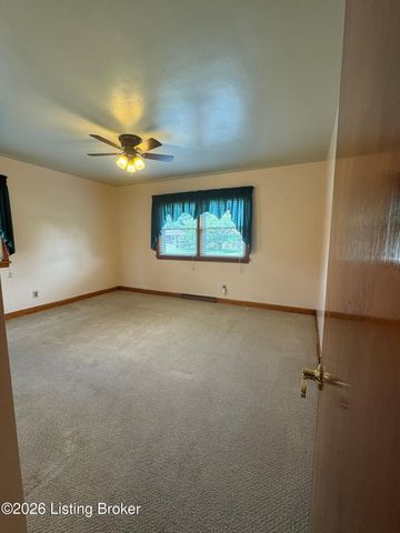 4906 Paramount Dr, Louisville, KY 40258