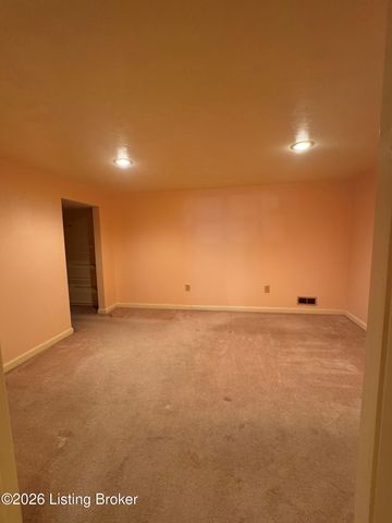 4906 Paramount Dr, Louisville, KY 40258