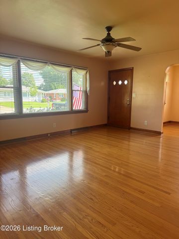 4906 Paramount Dr, Louisville, KY 40258