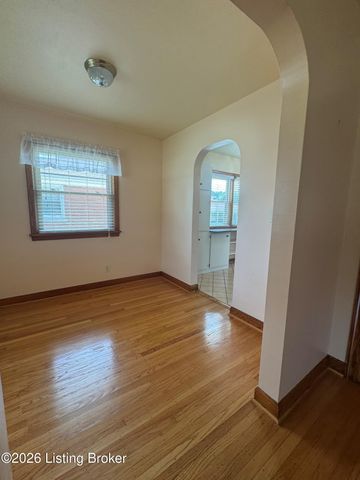 4906 Paramount Dr, Louisville, KY 40258