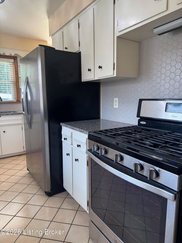 4906 Paramount Dr, Louisville, KY 40258